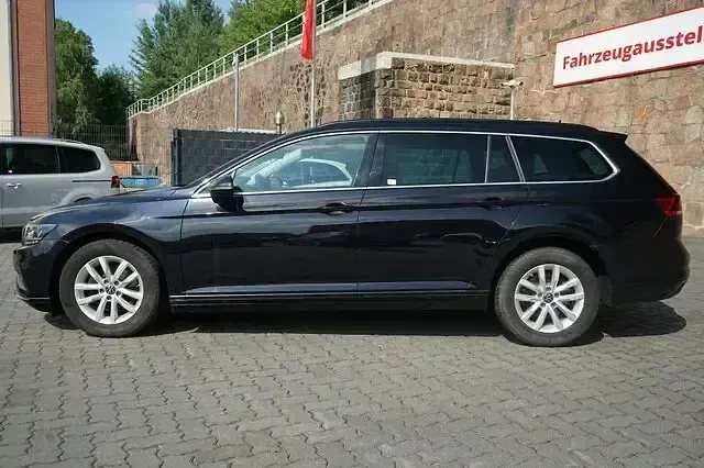 Gebraucht VW Passat Business 150 PS (110 kW) 2020 Schwarz Kombi