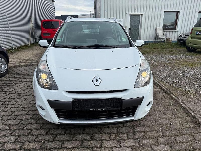 Gebraucht Renault Clio II Dynamique 101 PS (74 kW) 2009 Weiß Limousine