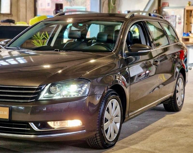 Schwarz Gebraucht 2014 VW Passat Highline Kombi | 9.380 € (Fairer Preis) - Bild 1/4