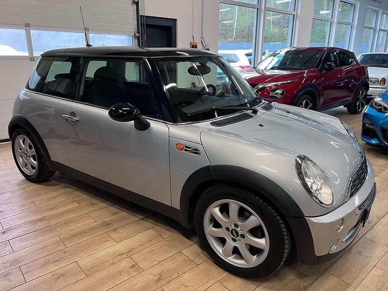 Gebraucht Mini ONE 90 PS (66 kW) 2005 Pure silver metallic Kleinwagen