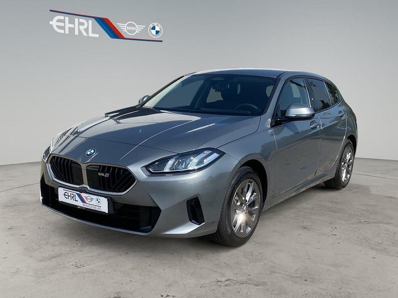 Grau Neu 2025 BMW 120 Performance Kleinwagen | 32.890 € (Superpreis) - Bild 1/4