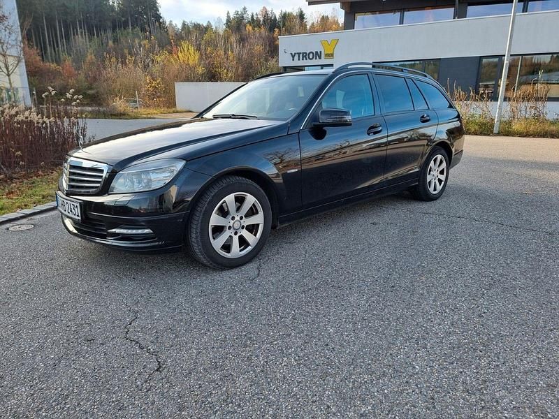 Schwarz Gebraucht 2010 Mercedes C220 Kombi | 5.400 € (Guter Preis) - Bild 1/4