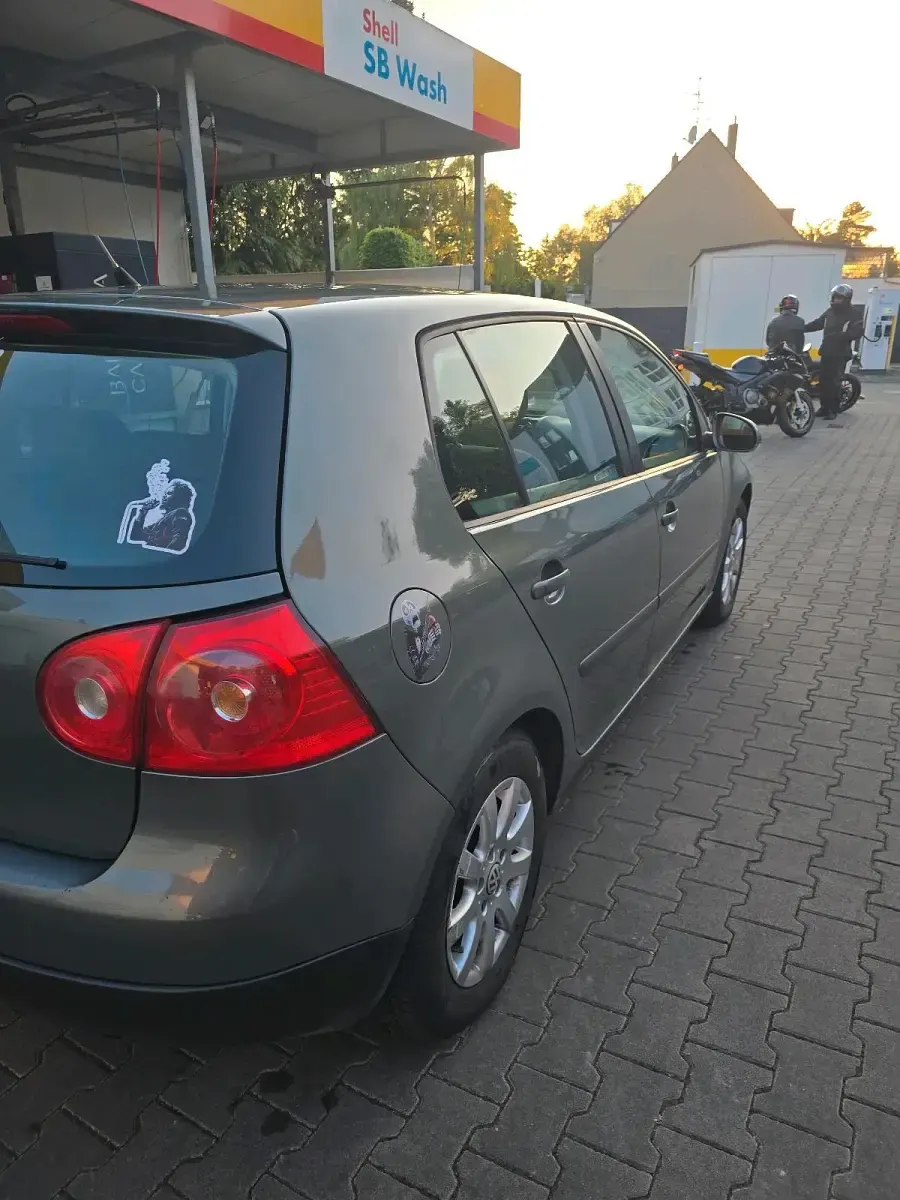Gebraucht VW Golf IV 75 PS (55 kW) 2005 Silber Kleinwagen