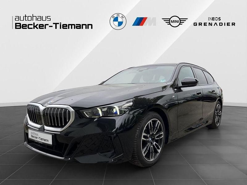 Schwarz Gebraucht 2024 BMW 520 Shadowline Kombi | 50.910 € (Fairer Preis) - Bild 1/4