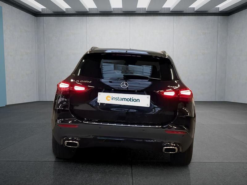 Gebraucht Mercedes GLA220 190 PS (139 kW) 2026 Schwarz SUV