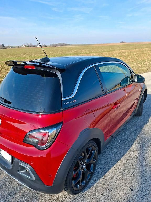 Gebraucht Opel Adam Rocks 150 PS (110 kW) 2016 Rot Kleinwagen