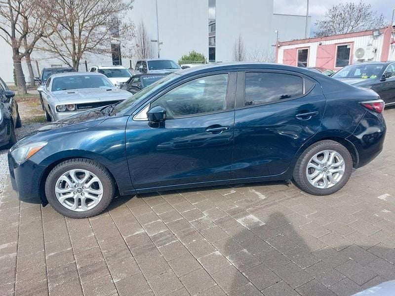 Gebraucht Toyota Yaris 107 PS (78 kW) 2018 Blau Limousine