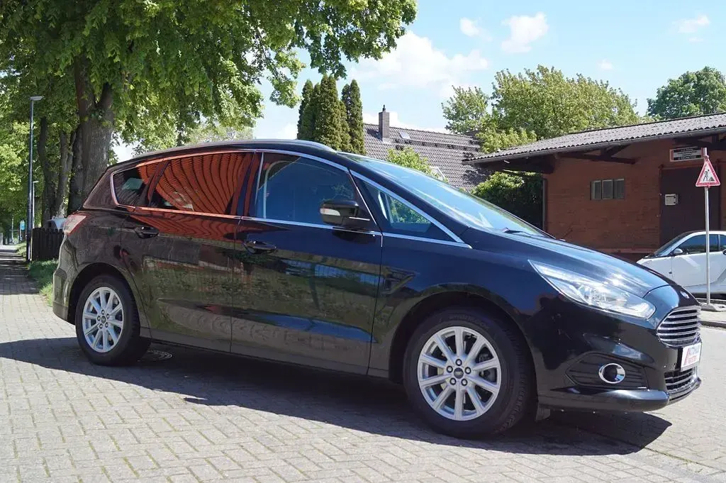Gebraucht Ford S-MAX Titanium 160 PS (117 kW) 2018 Schwarz Van / Kleinbus