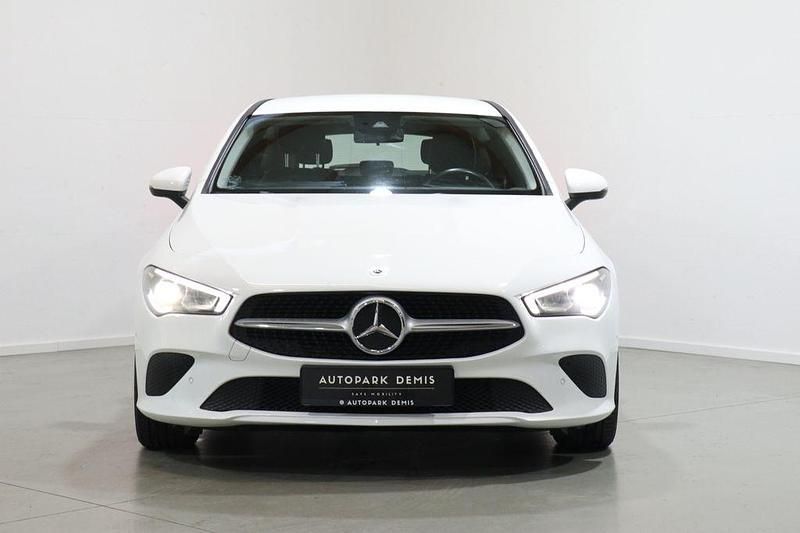 Gebraucht Mercedes CLA200 Shooting Brake 150 PS (110 kW) 2020 Weiß Kombi