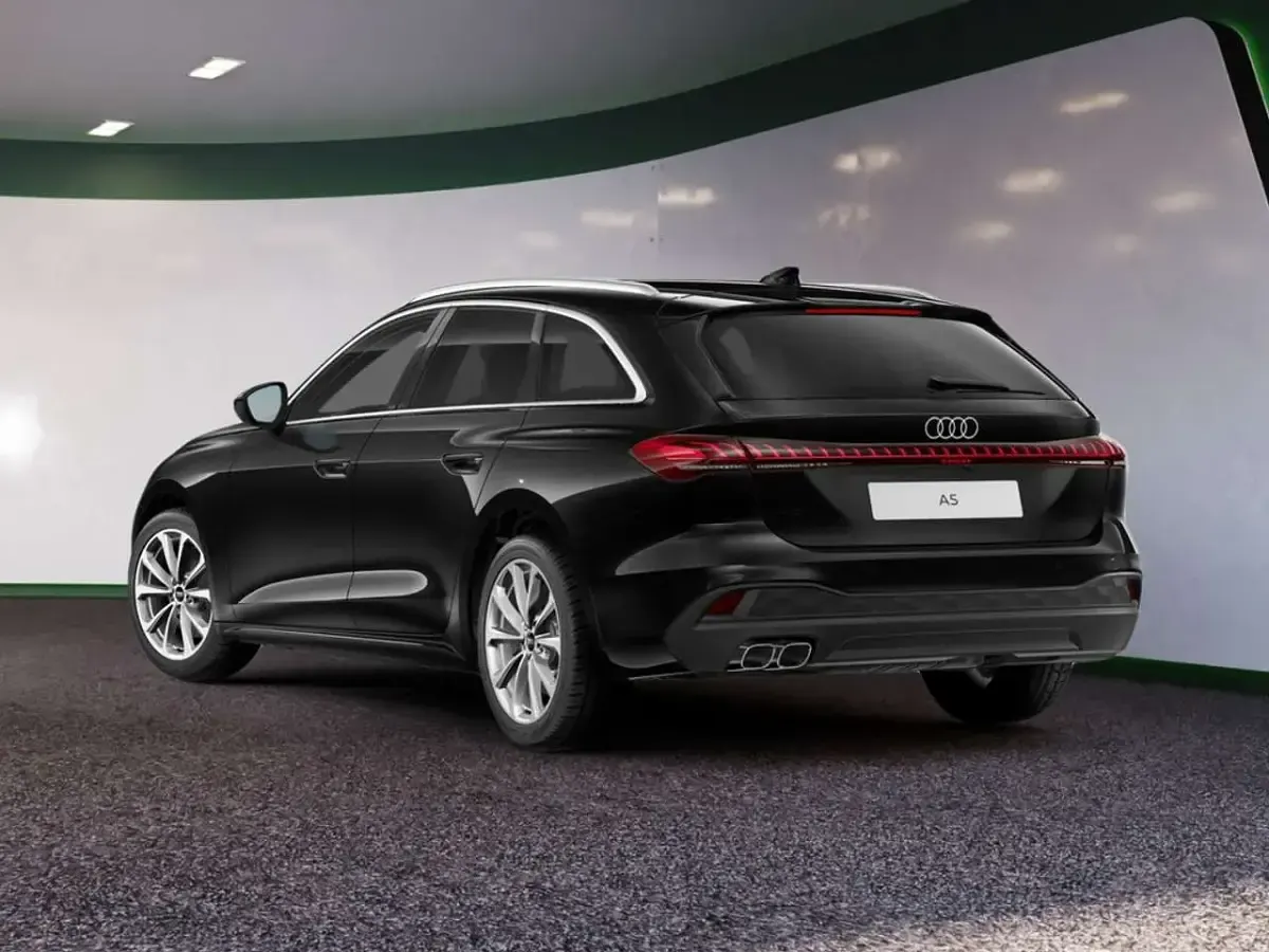 Gebraucht Audi A5 Ambiente 204 PS (150 kW) 2025 Schwarz / mythosschwarz Kombi