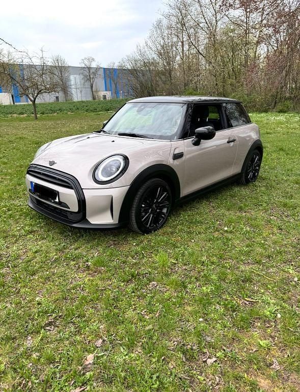 Grau Gebraucht 2023 Mini Cooper Kleinwagen | 21.750 € (Fairer Preis) - Bild 1/4