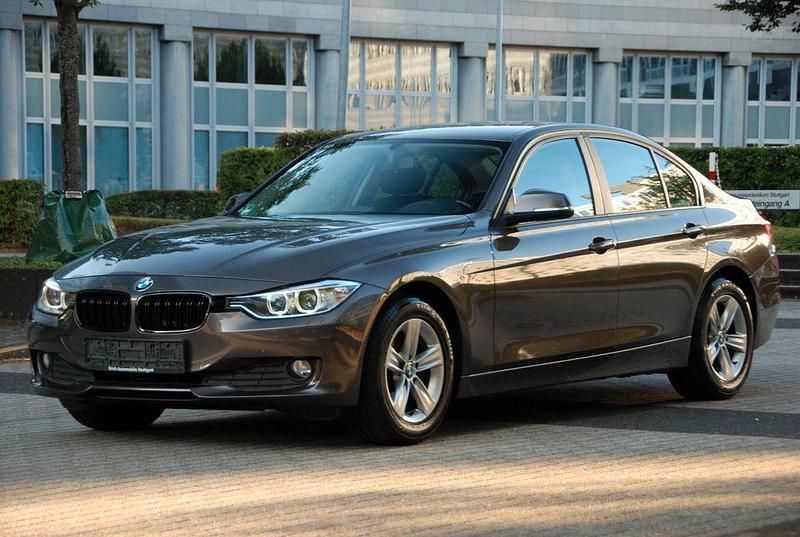 Havanna met a17 Gebraucht 2013 BMW 318 Sport Line Limousine | 13.690 € (Fairer Preis) - Bild 1/4