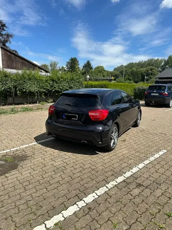 Gebraucht Mercedes A250 AMG line 211 PS (155 kW) 2014 Violett Kleinwagen