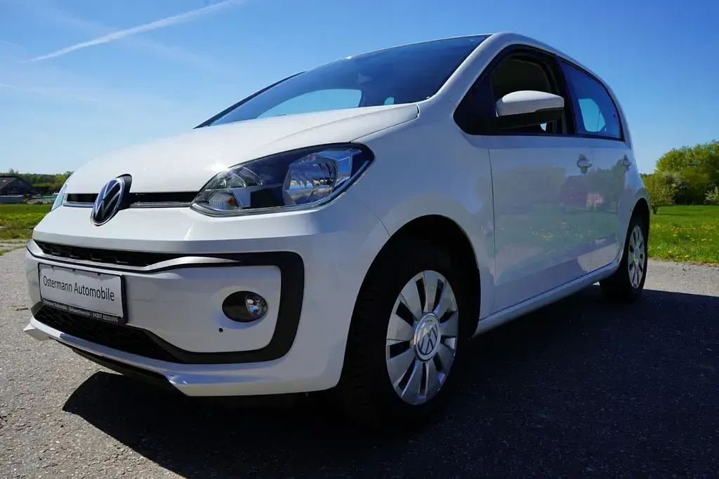Usata VW up! 65 CV (47 kW) 2021 Bianco Utilitaria