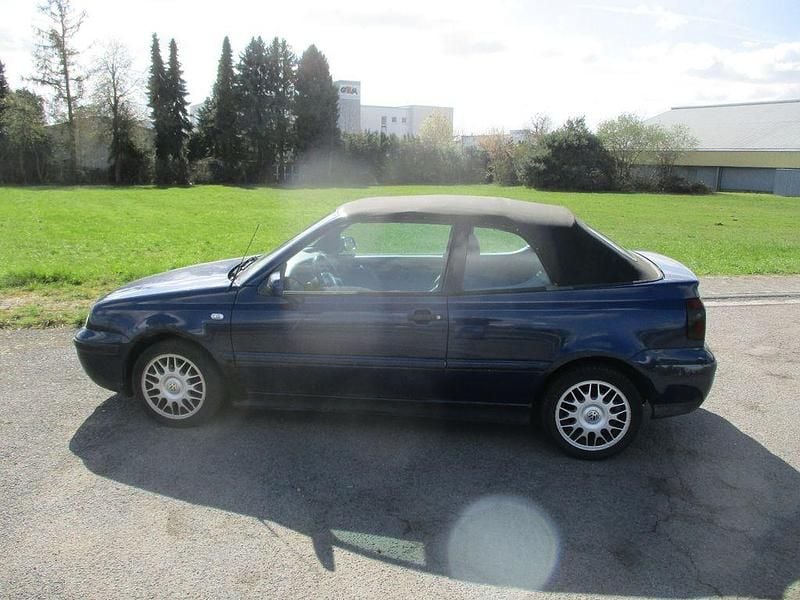 Gebraucht VW Golf Cabriolet 90 PS (66 kW) 2000 Blau Cabrio