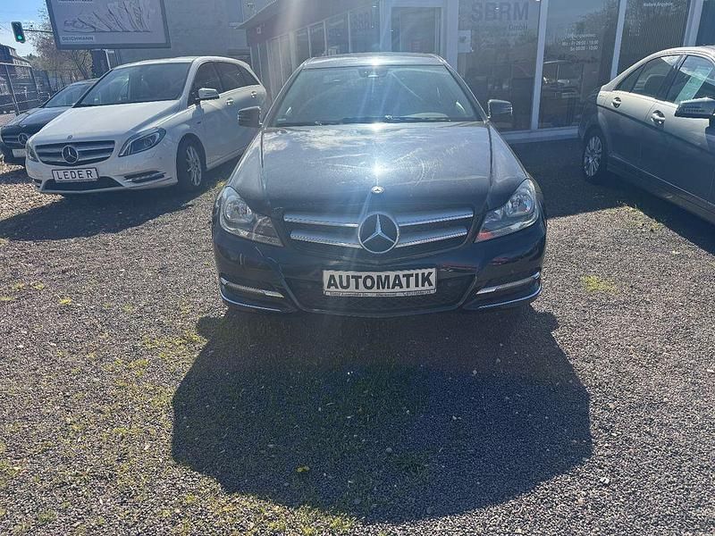 Gebraucht Mercedes C180 156 PS (114 kW) 2012 Schwarz Coupé