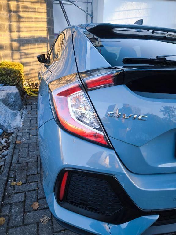 Grau Gebraucht 2018 Honda Civic Executive Limousine | 13.500 € (Fairer Preis) - Bild 1/4