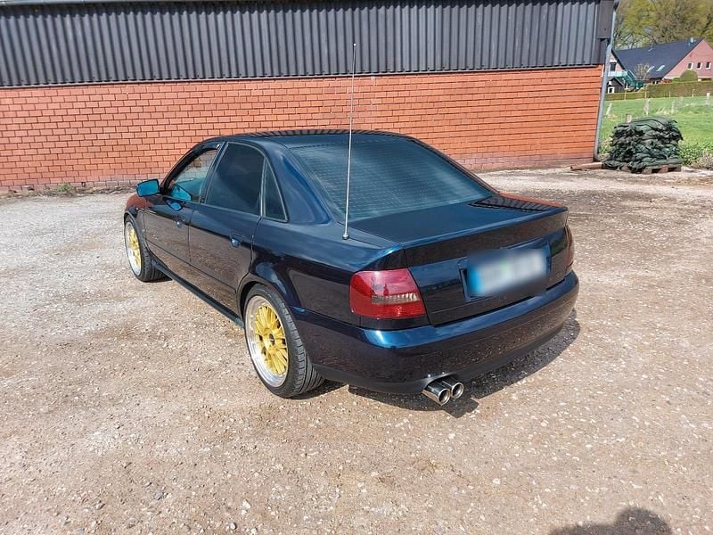 Usata Audi A4 150 CV (110 kW) 1995 Blu Berlina