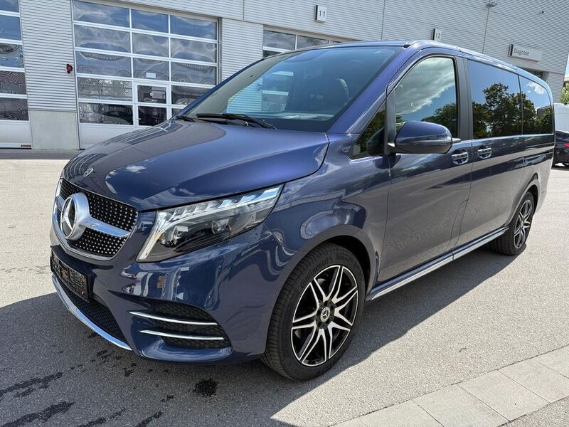 Blau Gebraucht 2023 Mercedes V300 AMG Van / Kleinbus | 78.900 € - Bild 1/4