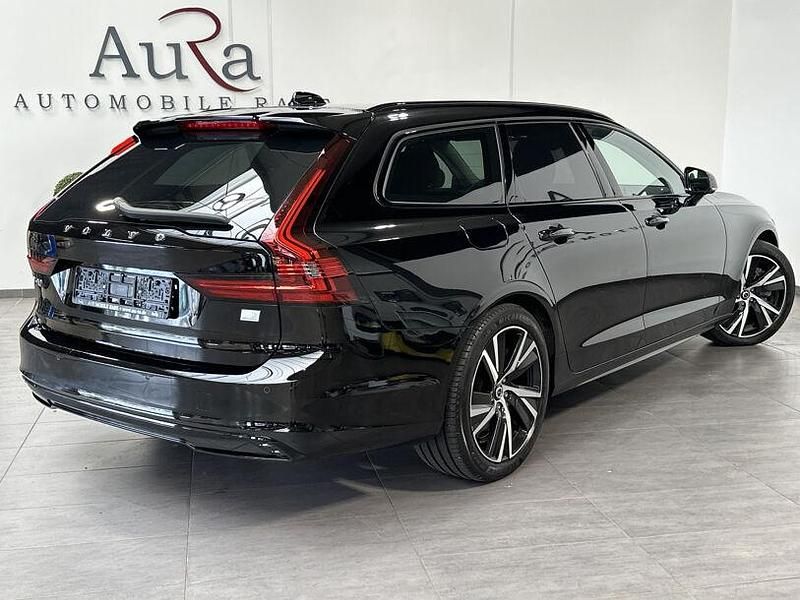 Gebraucht Volvo V90 Plus 398 PS (292 kW) 2023 Black solid stone Kombi