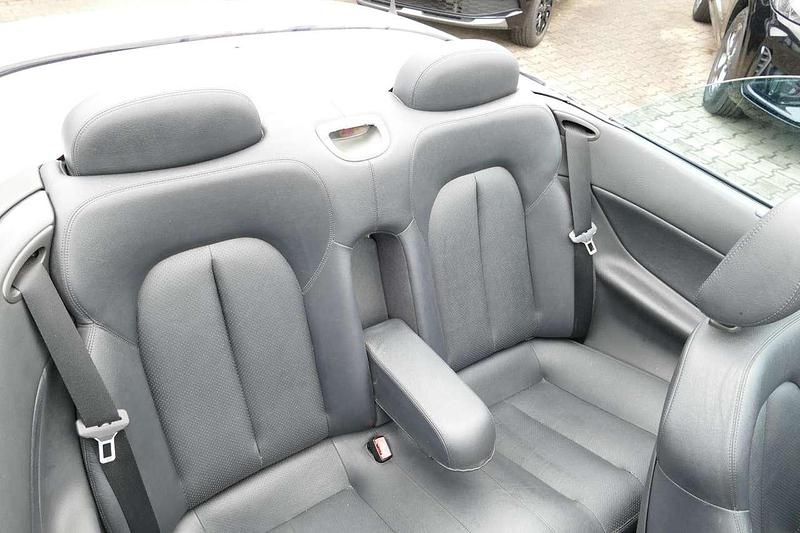 Gebraucht Mercedes 200 163 PS (119 kW) 2002 Brillantsilber metallic 744 Cabrio