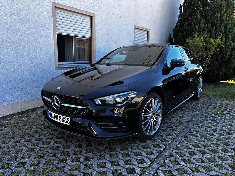 Schwarz Gebraucht 2021 Mercedes CLA250e Shooting Brake Kombi | 25.999 € (Guter Preis) - Bild 1/1