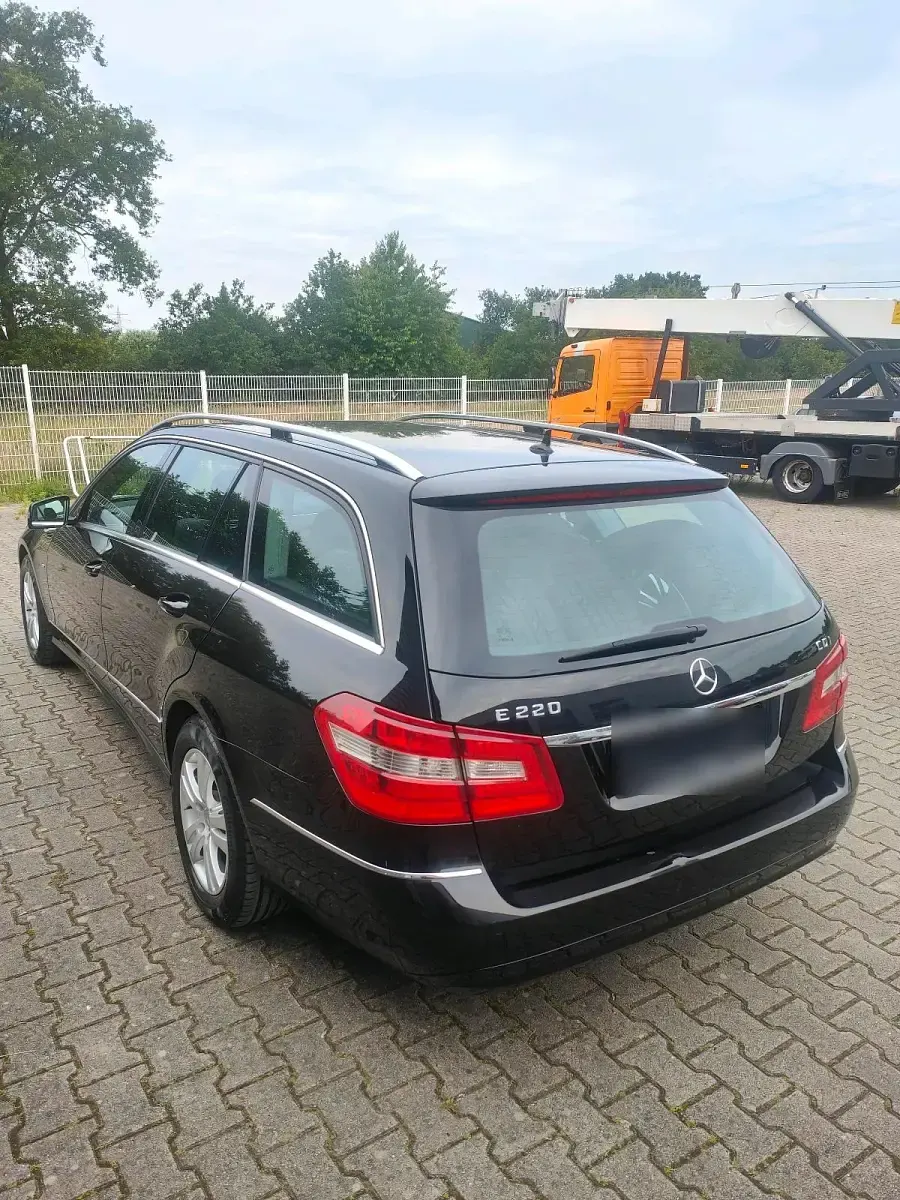 Gebraucht Mercedes E220 170 PS (125 kW) 2009 Schwarz Kombi