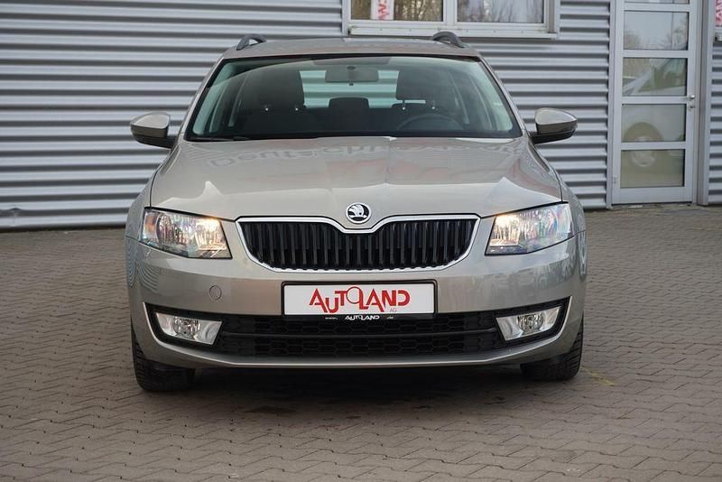 Gebraucht Skoda Octavia Ambition 150 PS (110 kW) 2016 Grau Kleinwagen