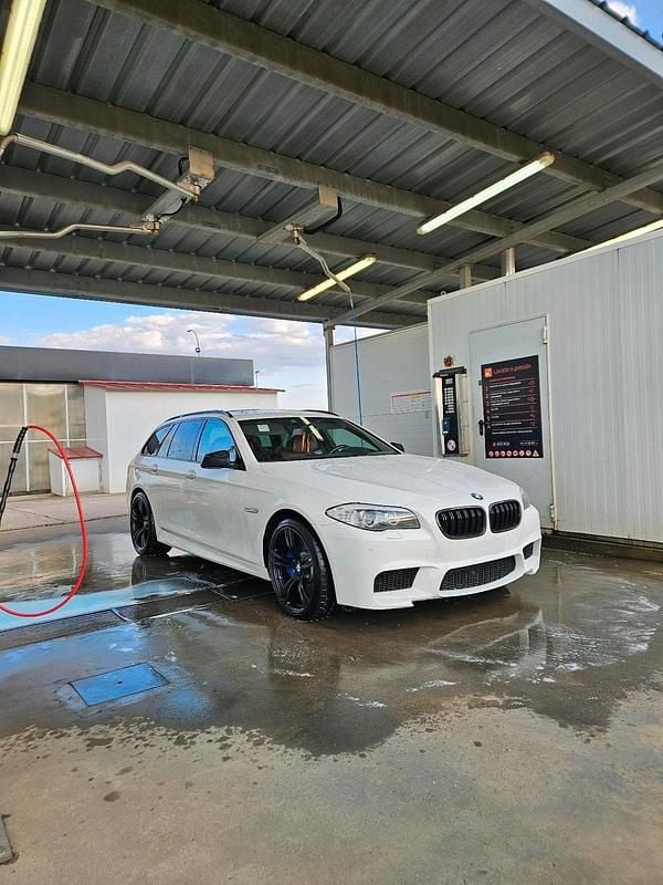 Używany BMW M550 381 KM (280 kW) 2012 Biały Sedan/Limuzyna