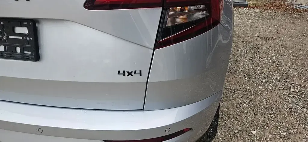 Gebraucht Skoda Karoq SportLine 150 PS (110 kW) 2020 Silber SUV