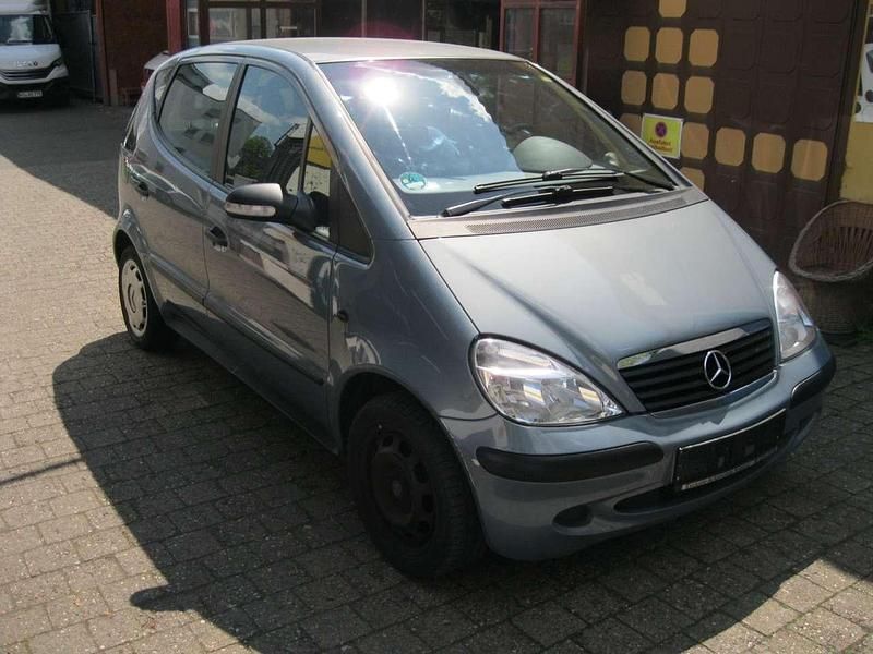 Usado Mercedes A140 Classic 82 HP (60 kW) 2003 Cinzento Sedan
