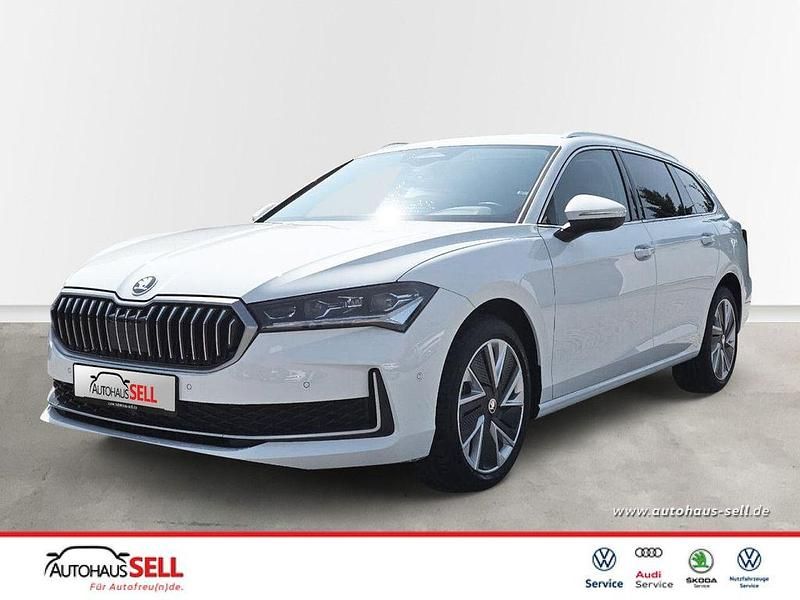 Weiß Gebraucht 2025 Skoda Superb Selection Kombi | 34.490 € (Teuer) - Bild 1/4