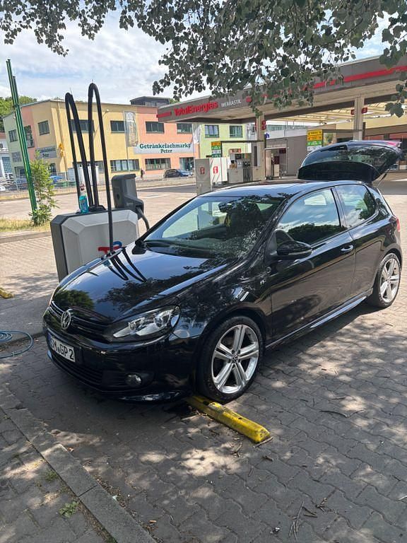 Schwarz Gebraucht 2012 VW Golf VII Highline Limousine | 8.500 € (Guter Preis) - Bild 1/4