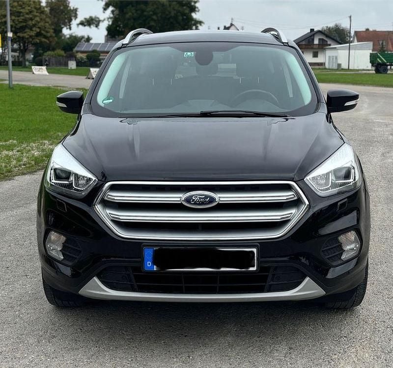 Gebraucht Ford Kuga Cool & Connect 150 PS (110 kW) 2019 Schwarz SUV