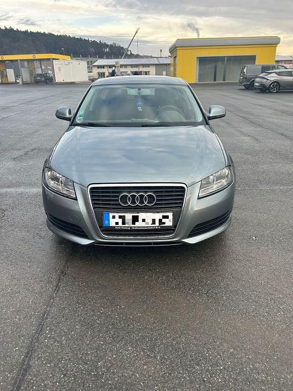 Silber Gebraucht 2009 Audi A3 Ambiente Limousine | 3.499 € (Guter Preis) - Bild 1/4