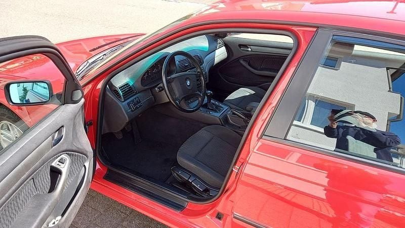 Gebraucht BMW 318 118 PS (86 kW) 2000 Rot Limousine