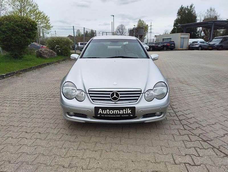 Gebraucht Mercedes C180 143 PS (105 kW) 2003 Silber Coupé