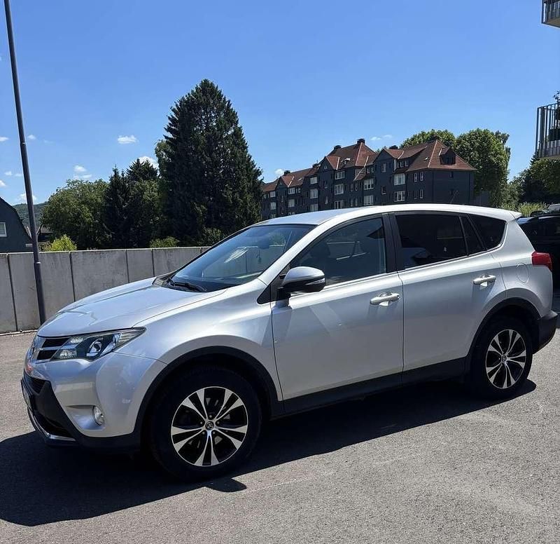 Silber Gebraucht 2014 Toyota RAV4 Edition SUV | 15.800 € (Fairer Preis) - Bild 1/4