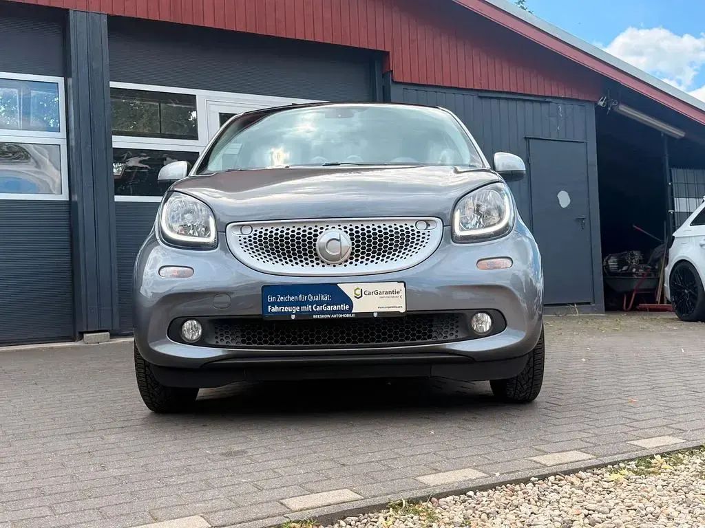 Gebraucht Smart ForFour Passion 90 PS (66 kW) 2017 Silber Kleinwagen