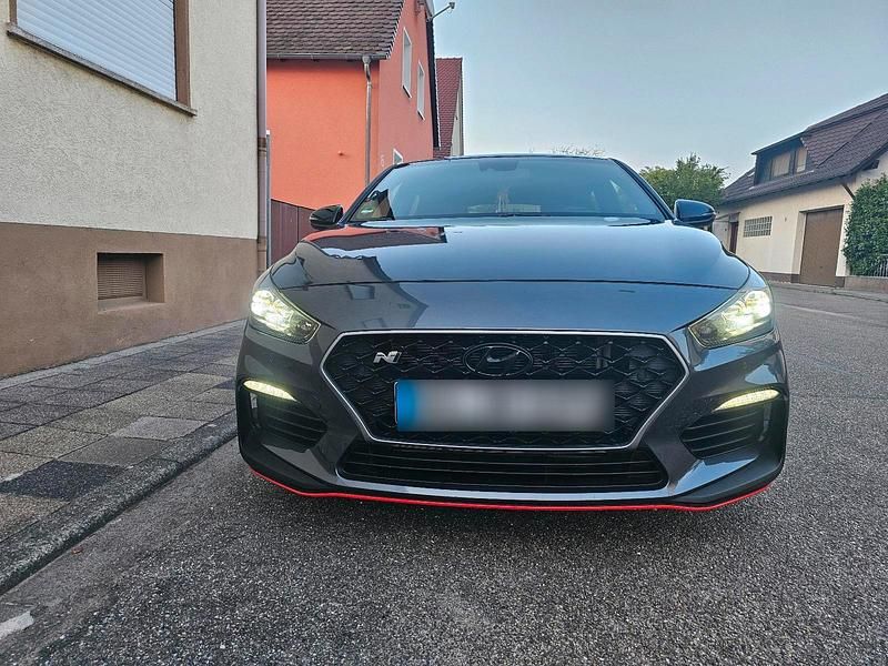 Grau Gebraucht 2020 Hyundai i30 Coupé | 20.990 € (Guter Preis) - Bild 1/4