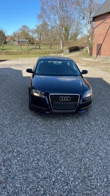 Blau Gebraucht 2010 Audi A3 Limousine | 3.990 € (Guter Preis) - Bild 1/4