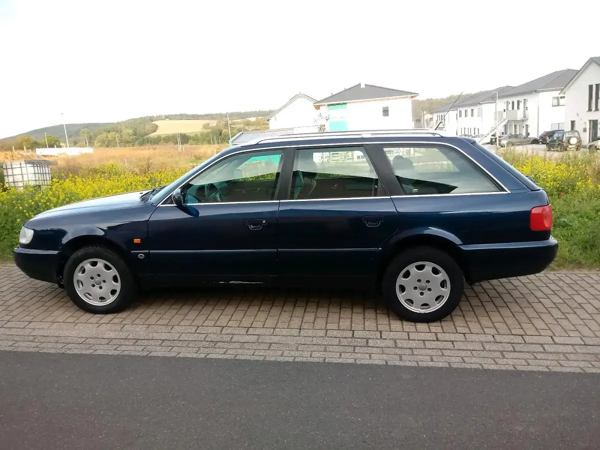 Gebraucht Audi A6 174 PS (127 kW) 1996 Blau Kombi
