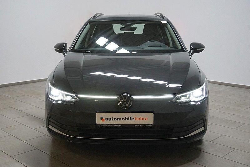 Gebraucht VW Golf VIII Style 150 PS (110 kW) 2024 Grau Limousine