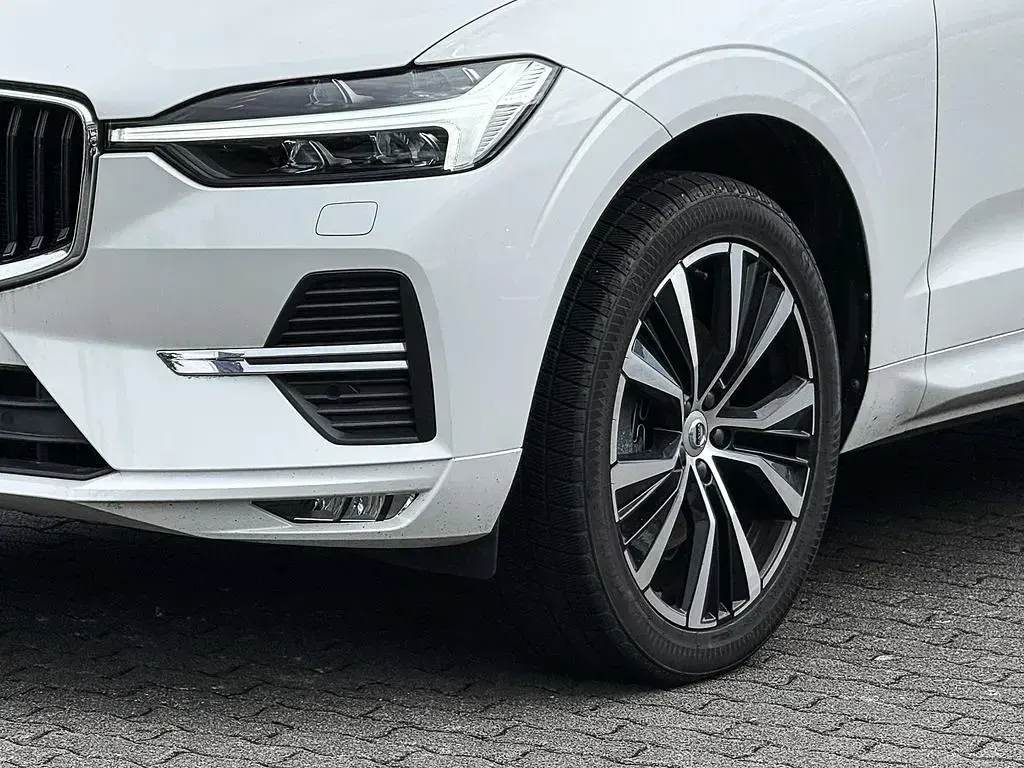 Gebraucht Volvo XC60 Core 197 PS (144 kW) 2024 Weiss SUV