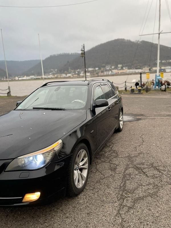 Gebraucht BMW 525 M Sport 197 PS (144 kW) 2009 Schwarz Kombi