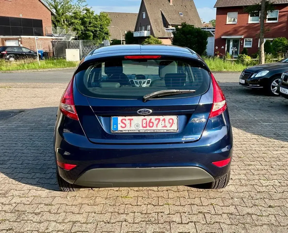 Gebraucht Ford Fiesta Trend 82 PS (60 kW) 2012 Blau Limousine