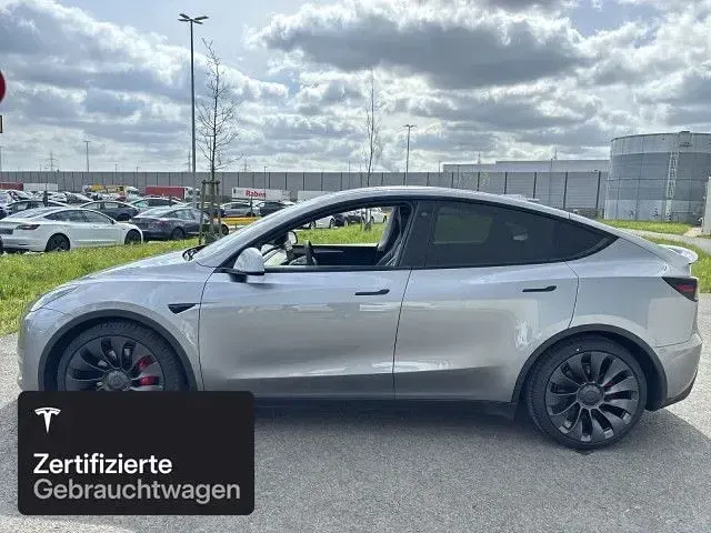 Second-hand Tesla Model Y Performance 392 kW (533 CP) 2023 Argintiu SUV