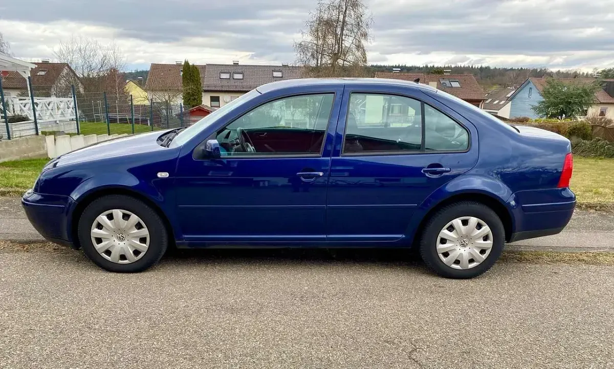 Gebraucht VW Bora Highline 105 PS (77 kW) 2000 Blau Limousine