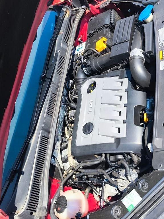 Używany Seat Alhambra I-Tech 177 KM (130 kW) 2014 Czerwony Minivan