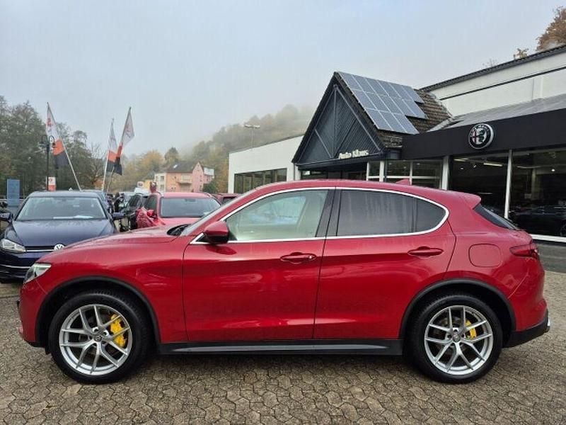 Gebraucht Alfa Romeo Stelvio 280 PS (205 kW) 2017 Rot SUV